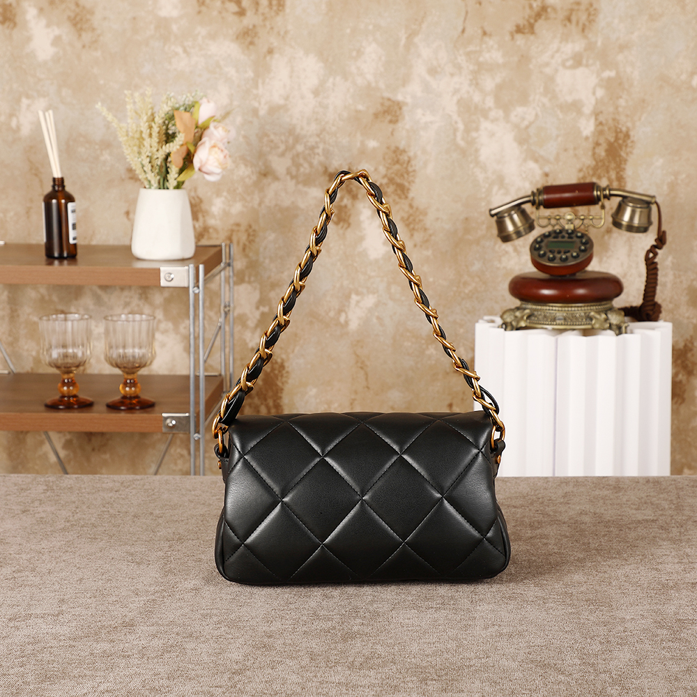 Ladies' crossbody bag, 2026 se – Luxury Quilted Bags recenzja i cena